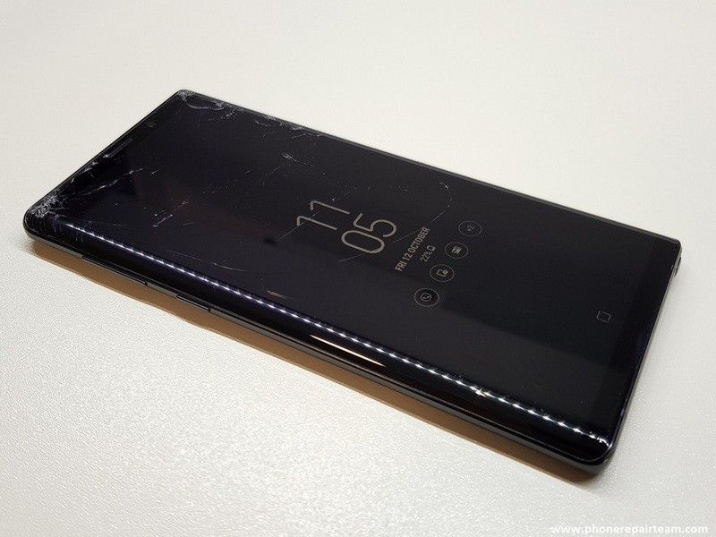 Samsung Galaxy Note 9 SM-N960F replacement of a damaged LCD display
